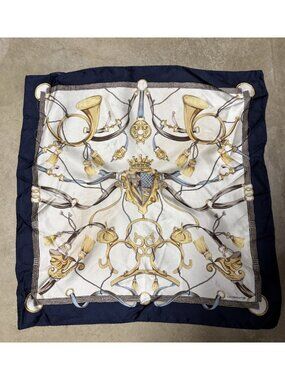 Liz Claiborne Navy Blue Equestrian Scarf Crest Chain 19” Square